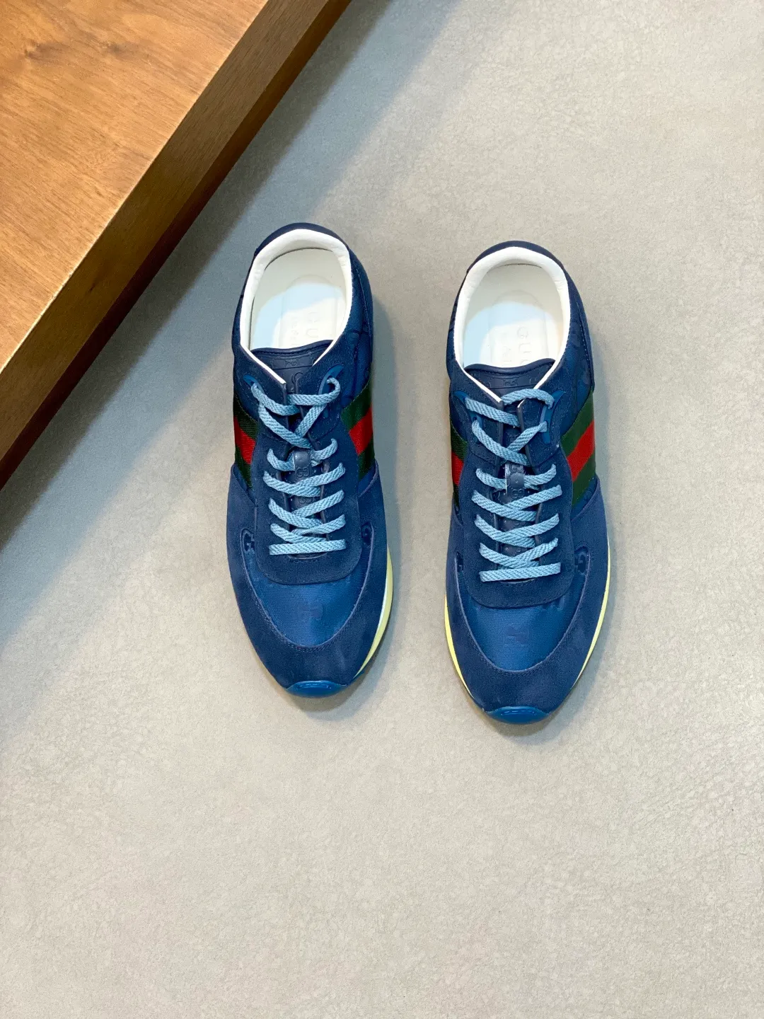 Men's shoes 💰660 [Gucci] Gucci - high-end quality original order 👩🏻‍❤️‍👨🏻 couple wear 🔍🔍🔍 casual sports shoes - upper: 🔝 suede calfskin, shoe body brand totem cloth. brand webbing, tongue. heel. air pressure brand logo - lining: water-dyed sheepskin -Outsole: ultra-light TPU foam·TR rubber; two-color molded outsole -Ultra-high quality control·fine workmanship: highlighted (high-end·exquisite·class) -Size: same style for men and women 36-44 (female 35, 40, male 45, 46 can be customized)·